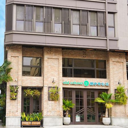 Central Land Hotel Тайджун Екстериор снимка